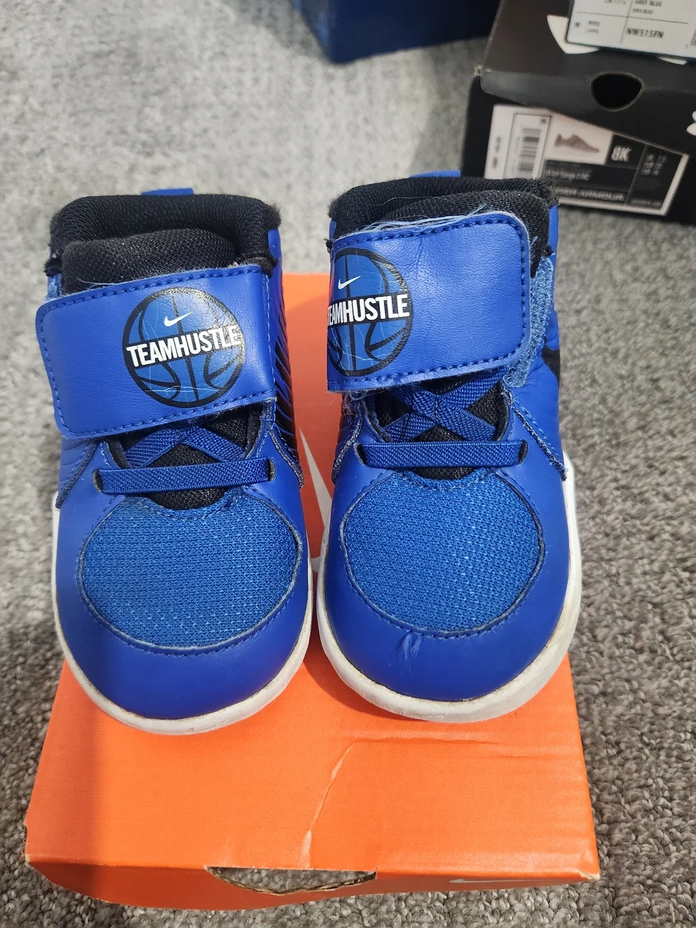 Nike Kids TeamHustle High-Top Sneakers in Royal Blue and Black Size 6